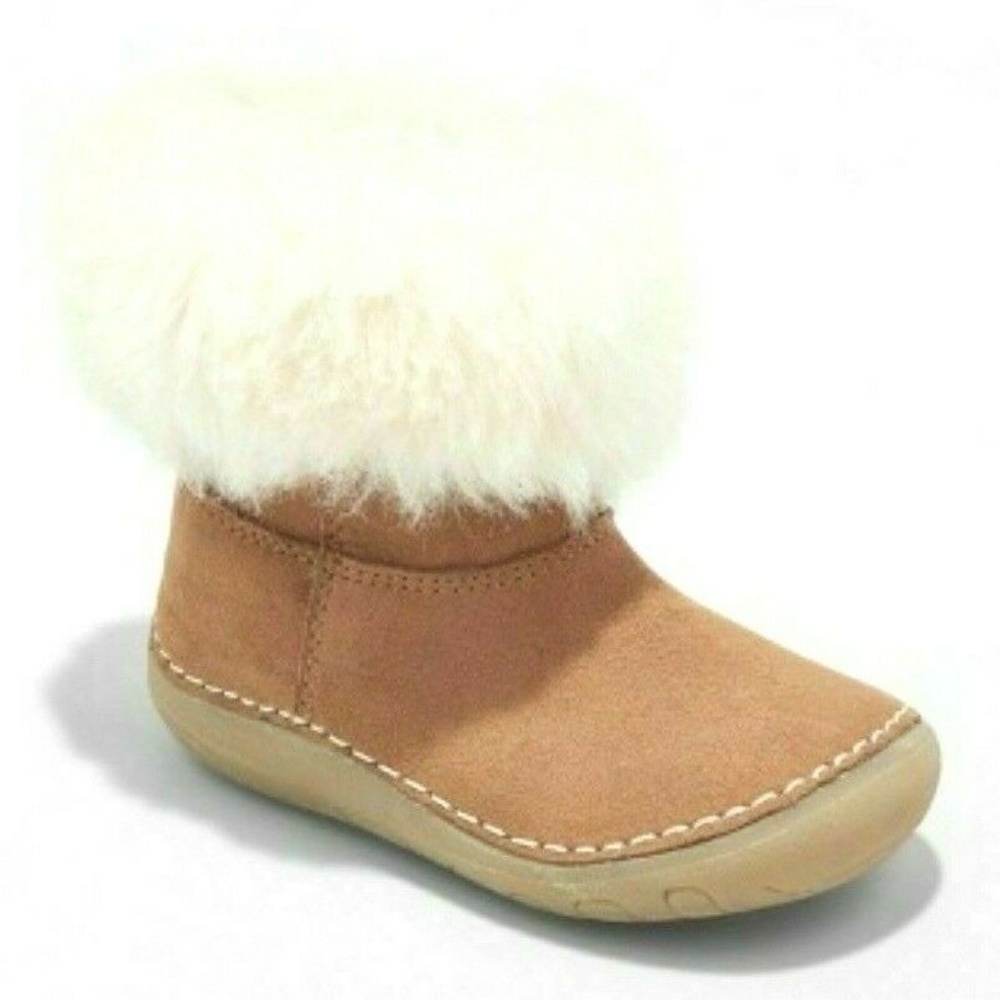 OshKosh Tan Faux Fur Trim Cozy Boots Size 2